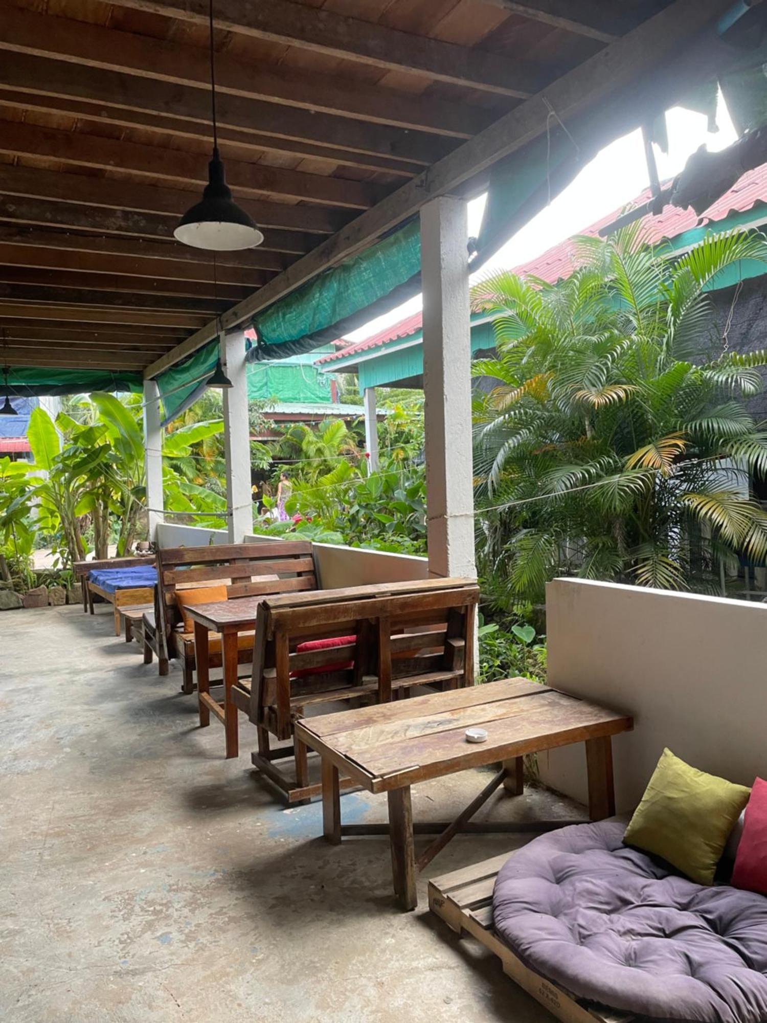 The Hornbill Hostel เกาะรงสำลน ภายนอก รูปภาพ