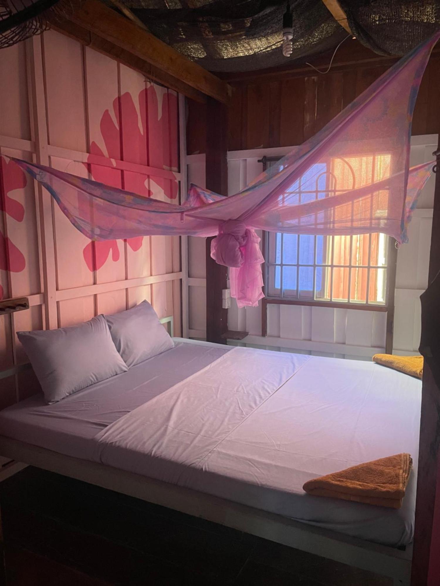 The Hornbill Hostel เกาะรงสำลน ภายนอก รูปภาพ
